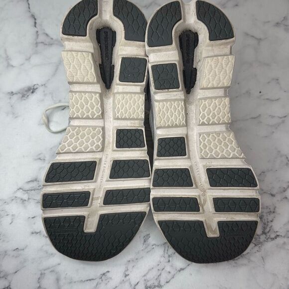 On Running Cloudrunner White Gray Sneakers 9 - Picture 5 of 8